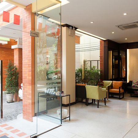 Tara Place Hotel Бангкок Екстер'єр фото