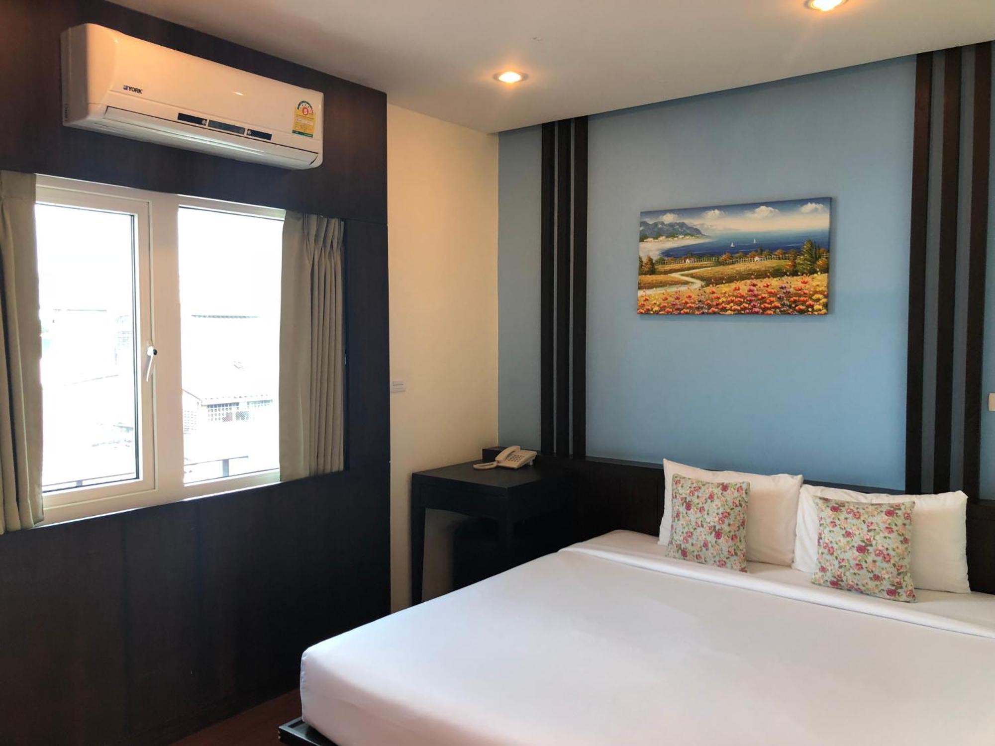 Tara Place Hotel Бангкок Екстер'єр фото