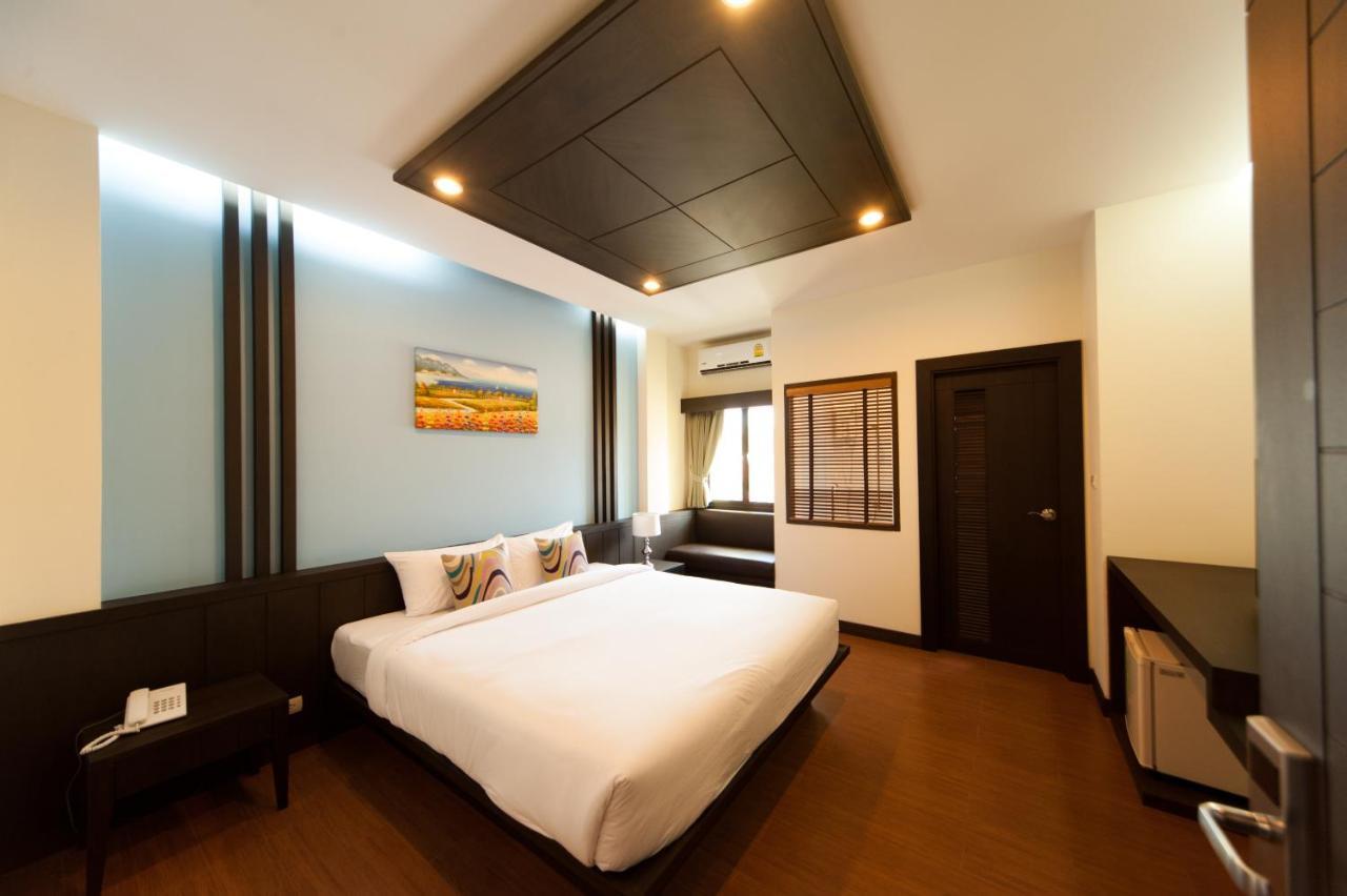 Tara Place Hotel Бангкок Екстер'єр фото