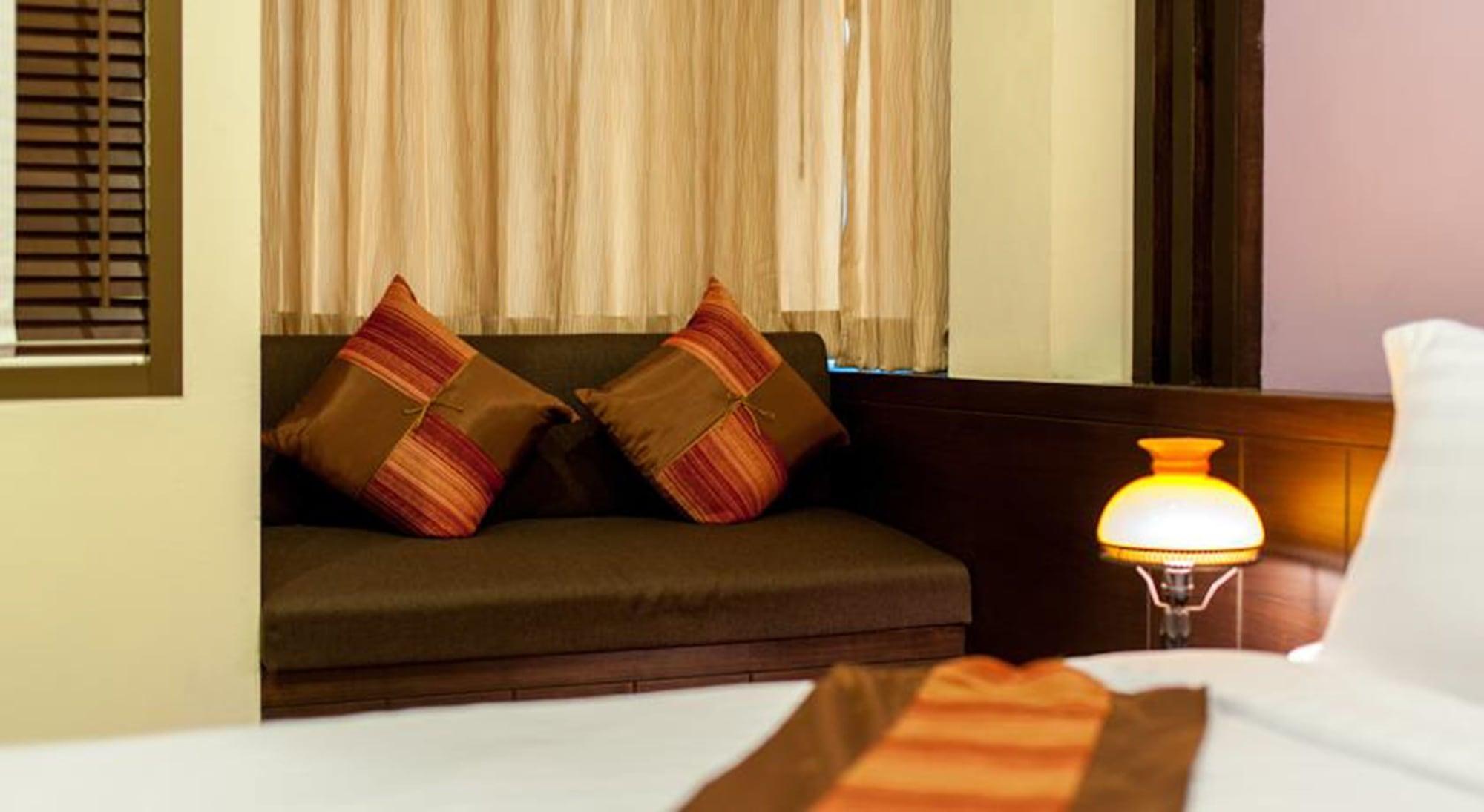 Tara Place Hotel Бангкок Екстер'єр фото