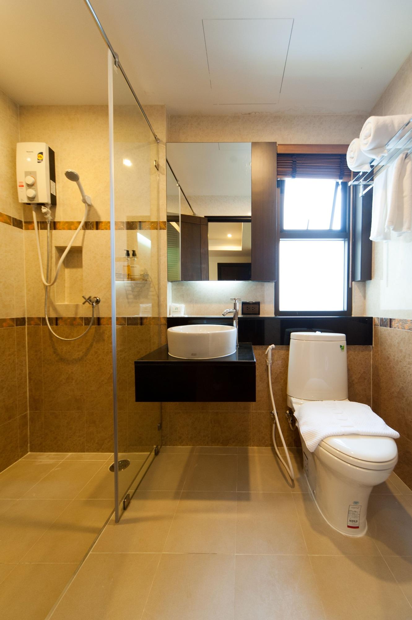 Tara Place Hotel Бангкок Екстер'єр фото