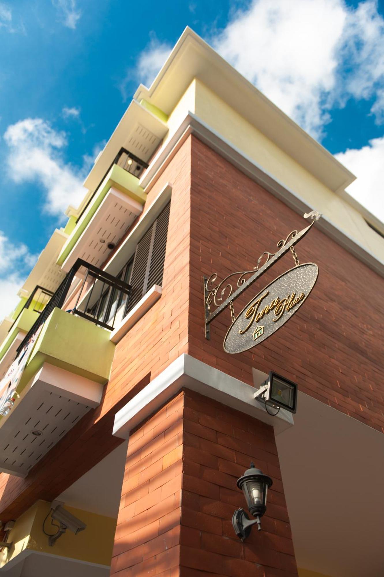 Tara Place Hotel Бангкок Екстер'єр фото