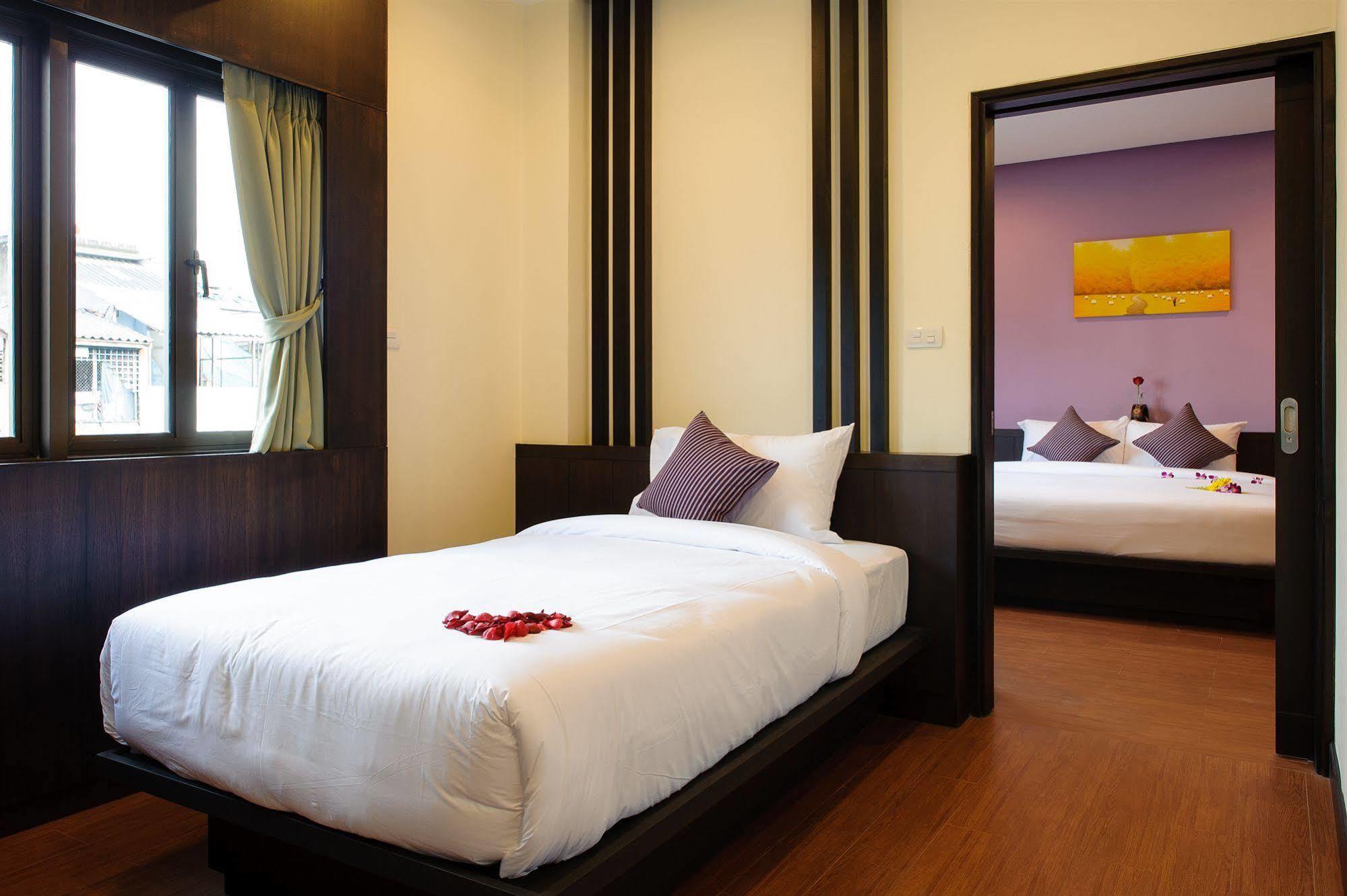 Tara Place Hotel Бангкок Екстер'єр фото