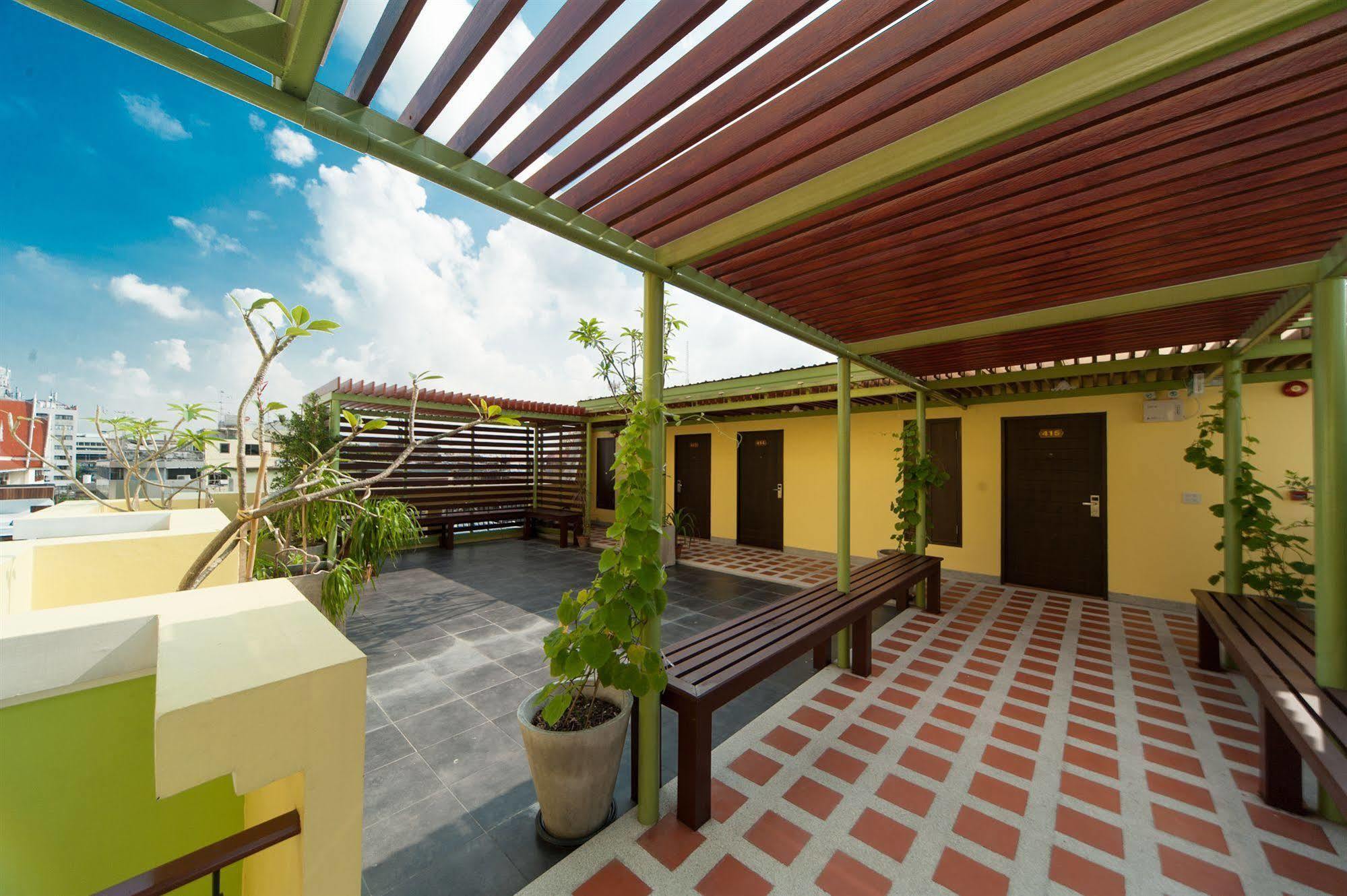 Tara Place Hotel Бангкок Екстер'єр фото