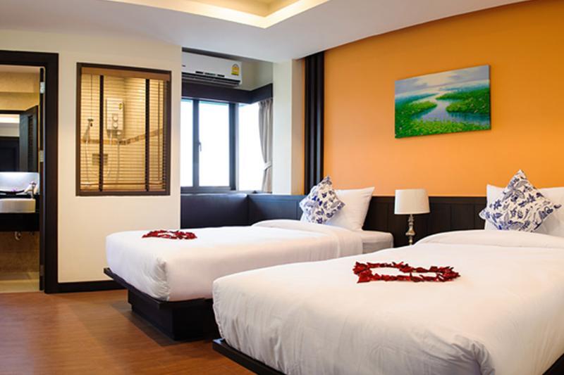 Tara Place Hotel Бангкок Екстер'єр фото
